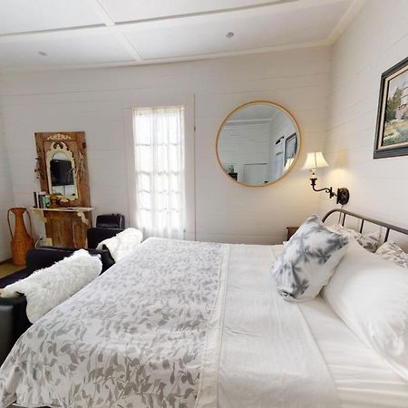 The Farmhouse Private Apartments Eufaula Bagian luar foto