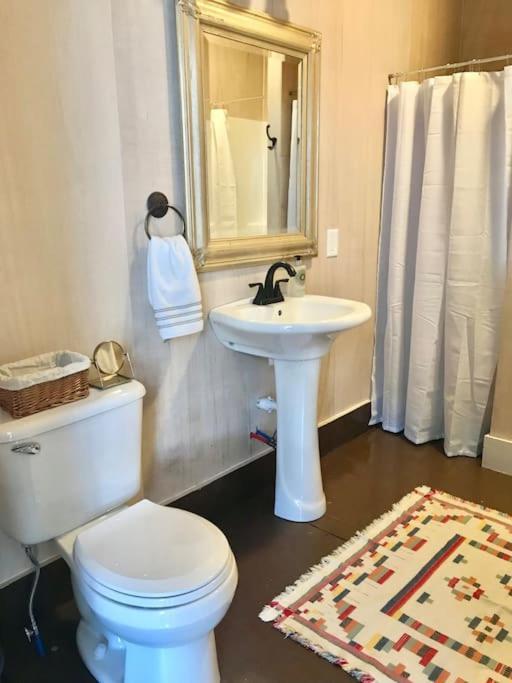 The Farmhouse Private Apartments Eufaula Bagian luar foto